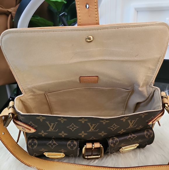 🔥🔥Good Condition 🔥 Authentic Louis Vuitton hudson pm - Picture 6 of 17